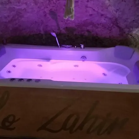 La Dello Zahir بيت للعطل